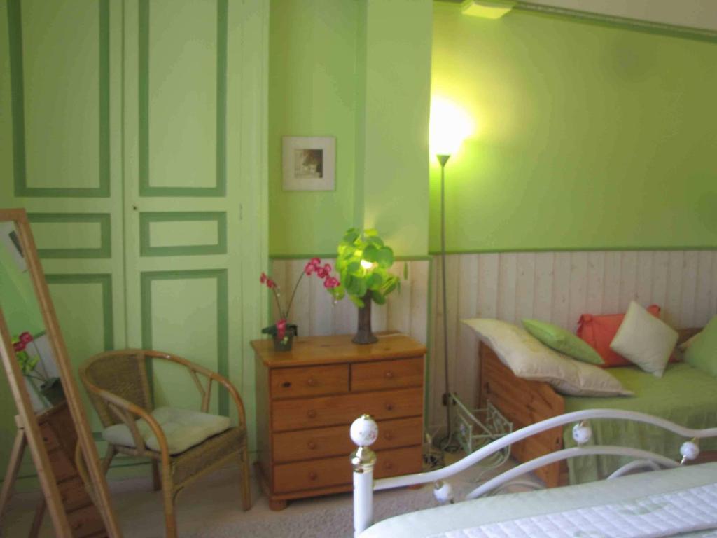 Chambres D'Hotes Les Pensees Douces Auxerre Rom bilde